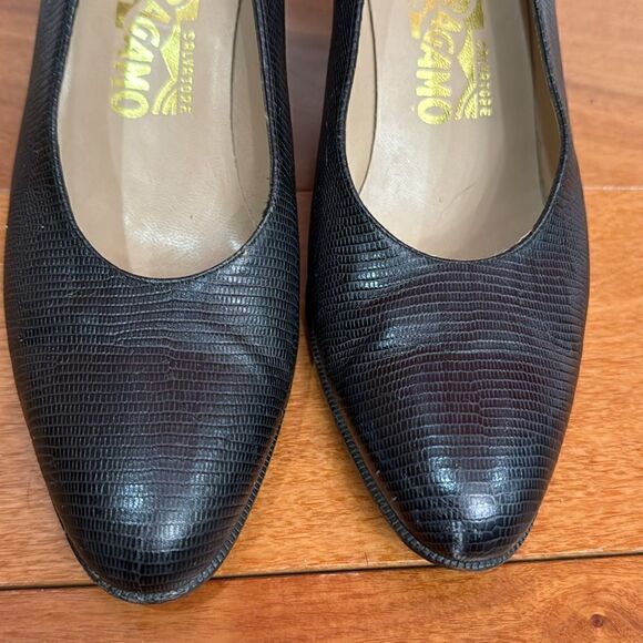 Salvatore Ferragamo Women's Black D'Orsay 2.5 Heels Sz 7.5B - Picture 2 of 9